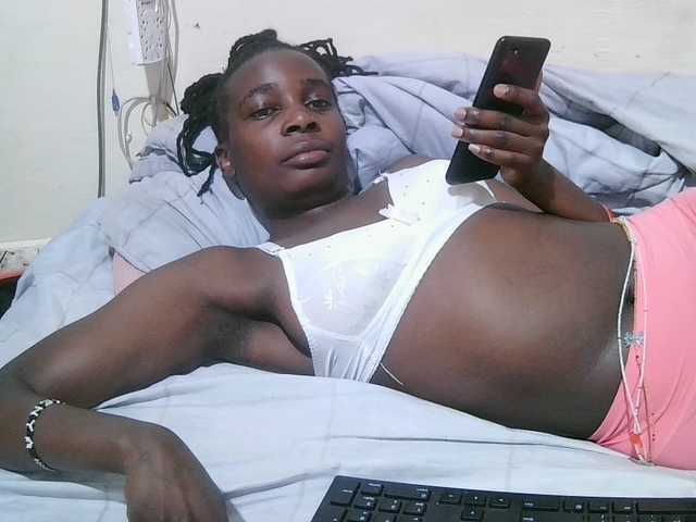 pritty-amber's BongaCams show and profile