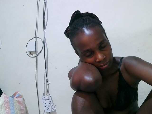 pritty-amber's BongaCams show and profile