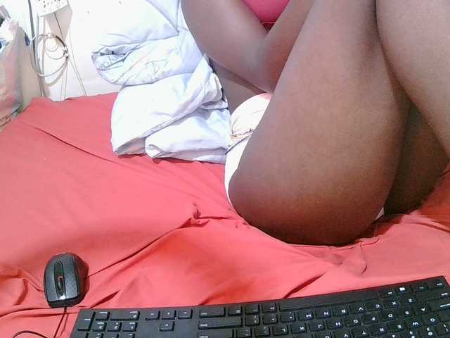 pritty-amber's BongaCams show and profile