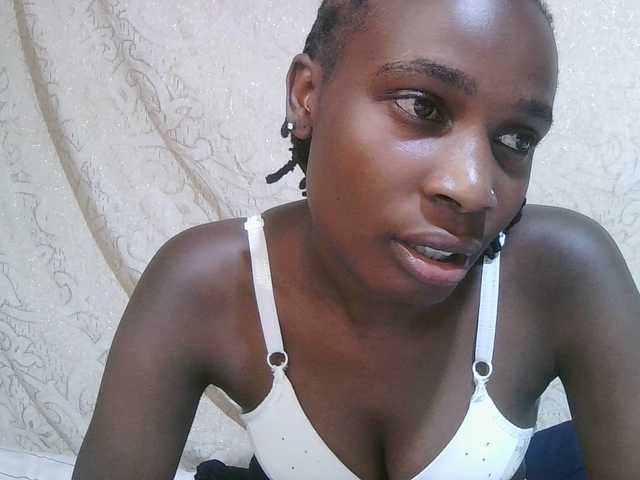 pritty-amber webcam bongacams model stream image