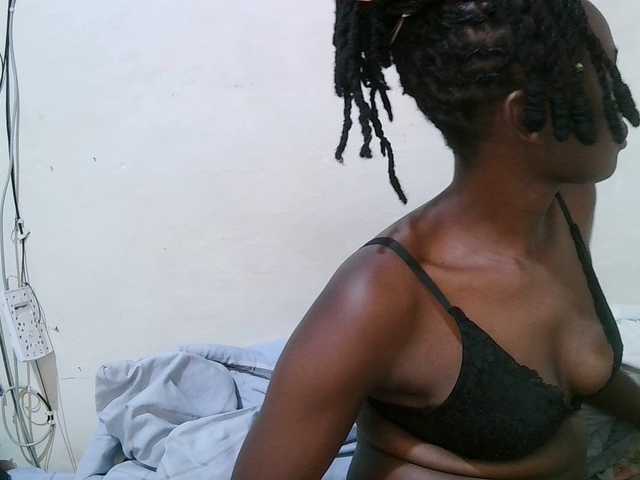 pritty-amber's BongaCams show and profile