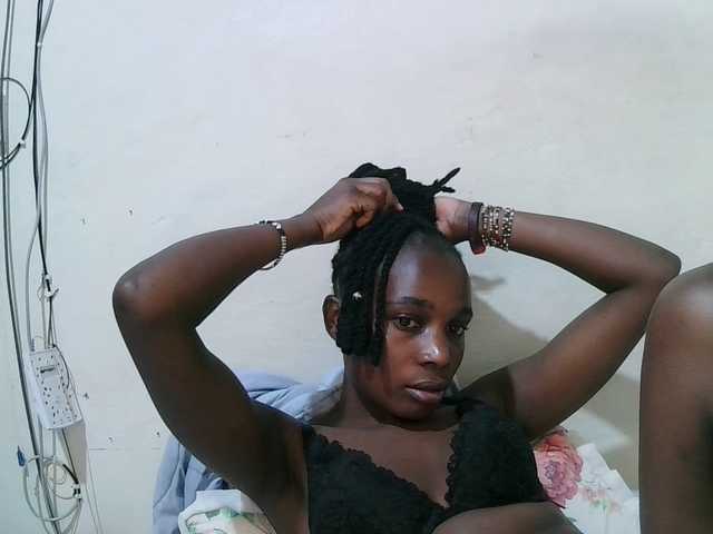 pritty-amber's BongaCams show and profile