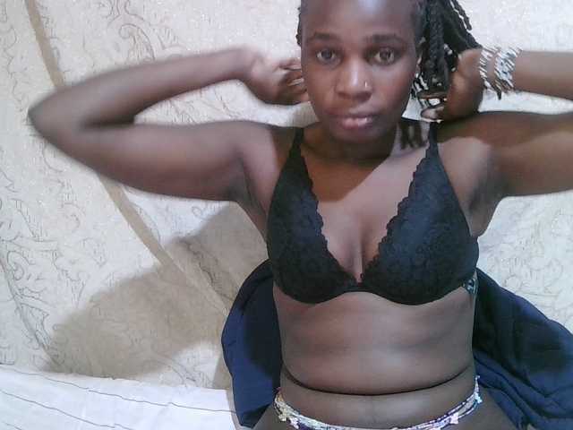 pritty-amber webcam bongacams model stream image