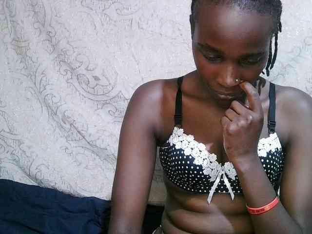 pritty-amber Live Webcam on BongaCams