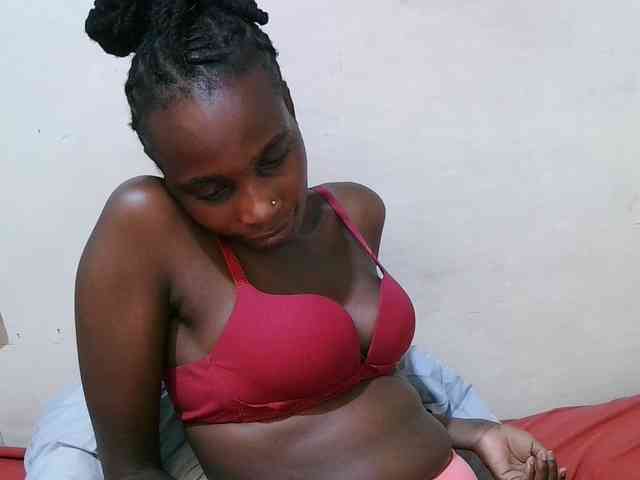 pritty-amber Live Webcam on BongaCams