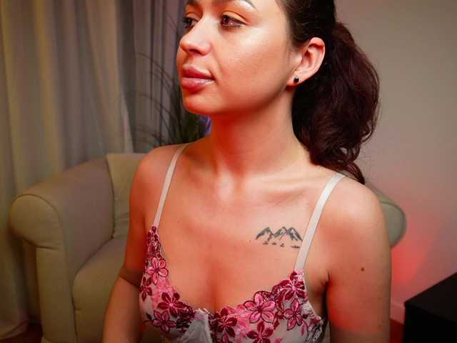 elianafoxx's BongaCams show and profile