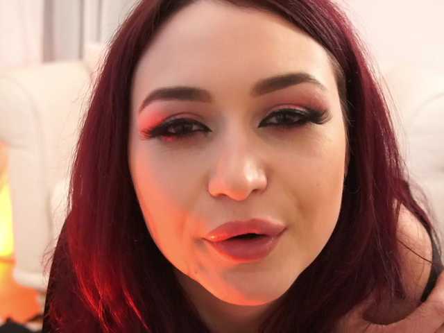 elianafoxx's BongaCams show and profile