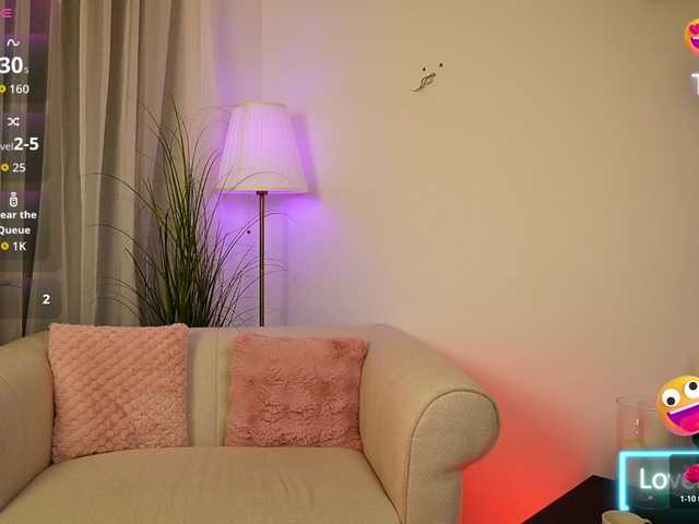 elianafoxx's BongaCams show and profile