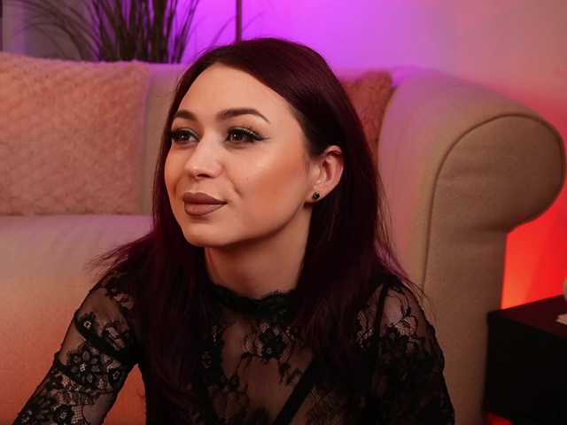 elianafoxx's BongaCams show and profile