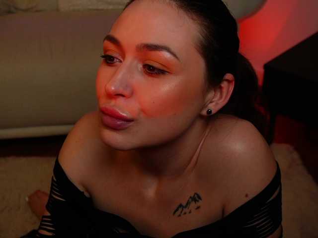 elianafoxx's BongaCams show and profile