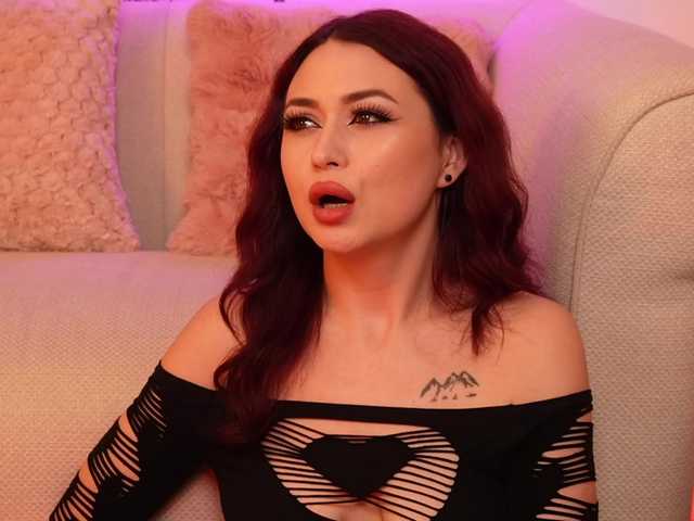 elianafoxx's BongaCams show and profile