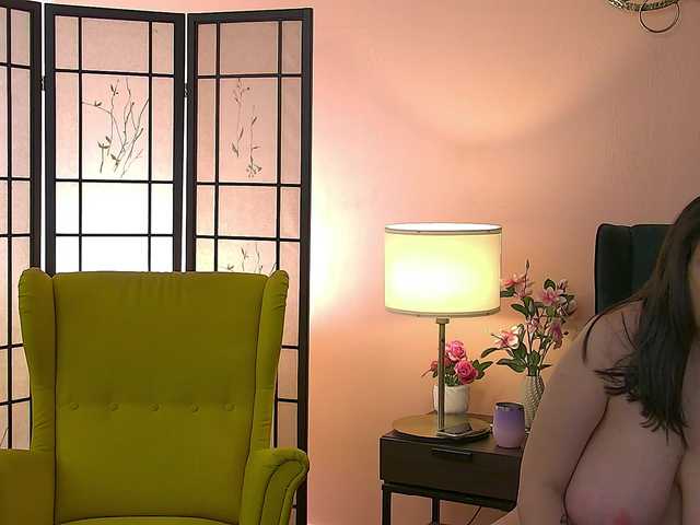 KhalifaMia's BongaCams show and profile