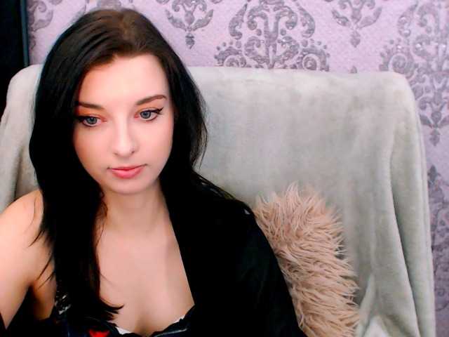 VirginLuna from BongaCams