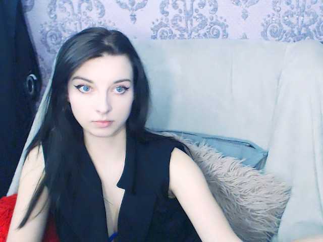VirginLuna's BongaCams show and profile