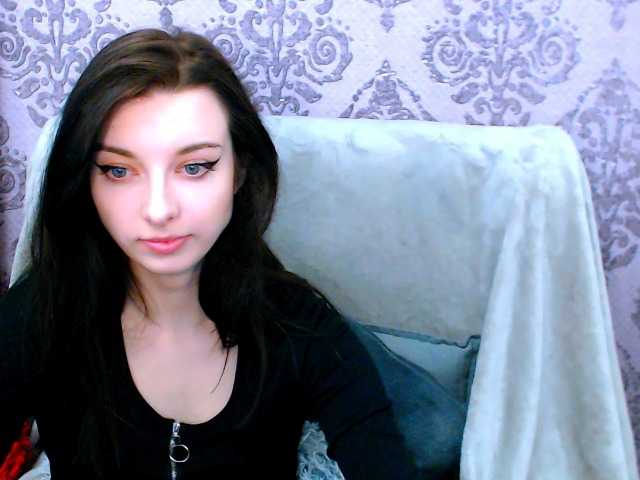 VirginLuna's BongaCams show and profile