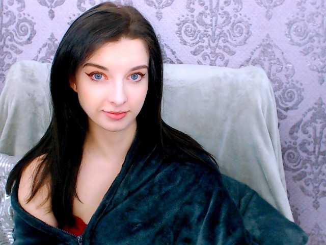 VirginLuna's BongaCams show and profile