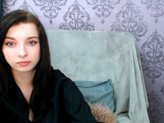 VirginLuna's BongaCams show and profile