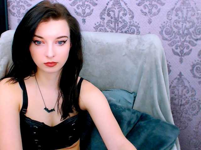 VirginLuna's BongaCams show and profile