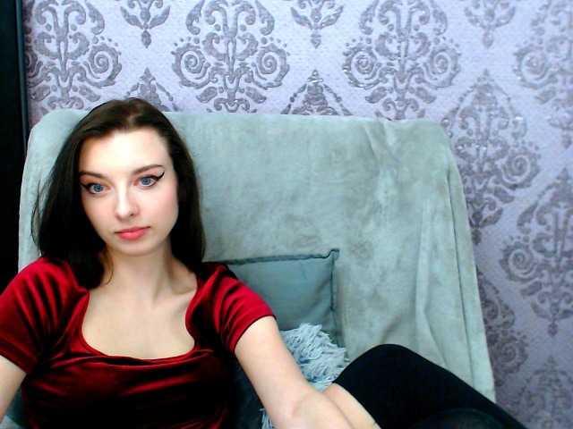 VirginLuna's BongaCams show and profile
