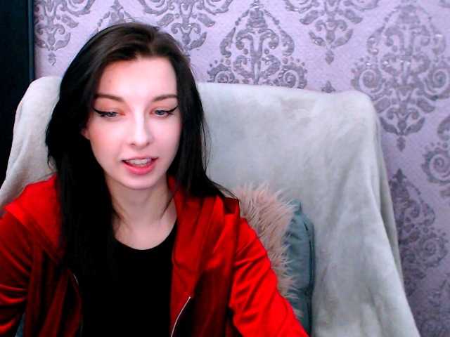 le modèle VirginLuna est en webcam porno dans un show sur le site bongacams, il possède les tags suivants: White/Caucasian,Brunette,Shaved