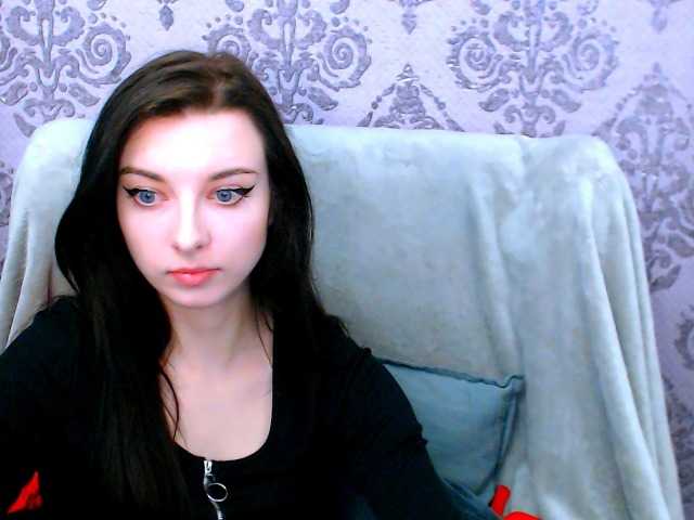 VirginLuna's BongaCams show and profile