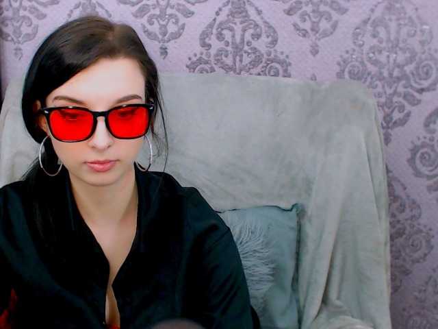 VirginLuna's BongaCams show and profile