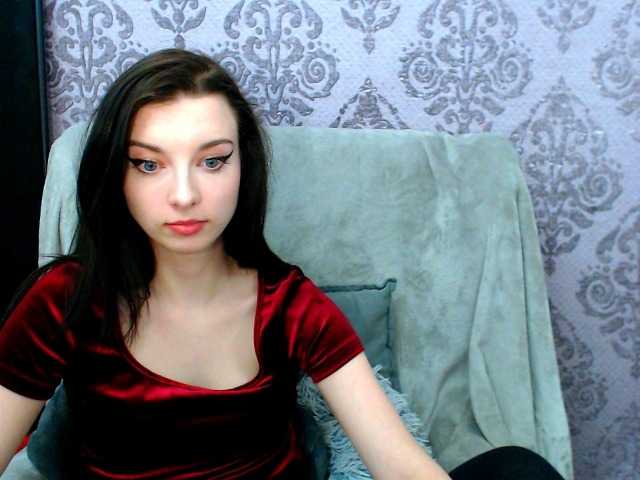 VirginLuna's BongaCams show and profile