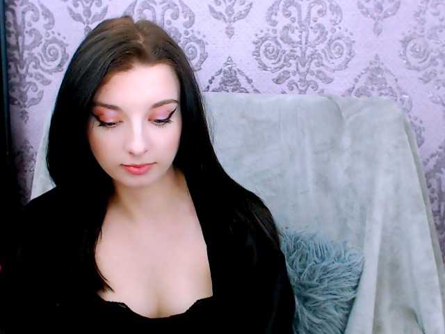 VirginLuna's BongaCams show and profile
