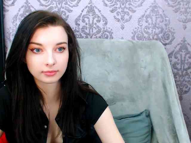 VirginLuna webcam