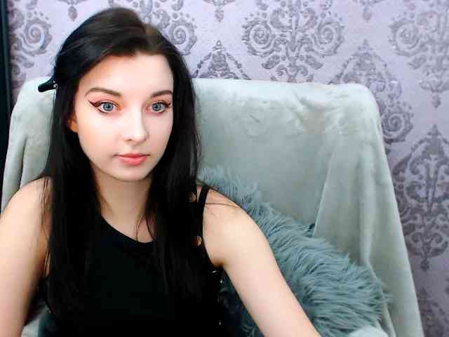 VirginLuna webcam
