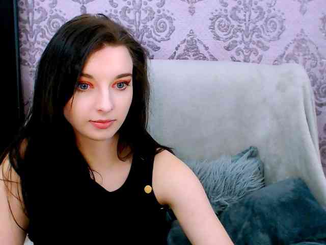 VirginLuna webcam
