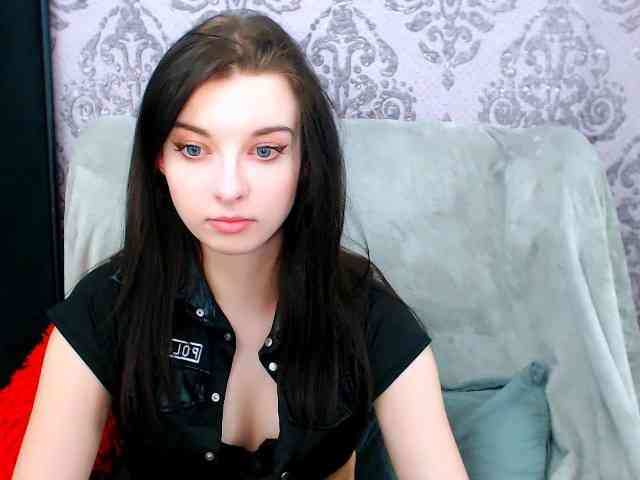 VirginLuna webcam