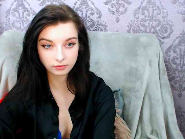 VirginLuna webcam