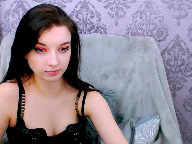 VirginLuna webcam