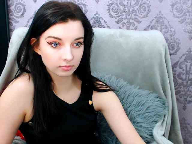 VirginLuna webcam