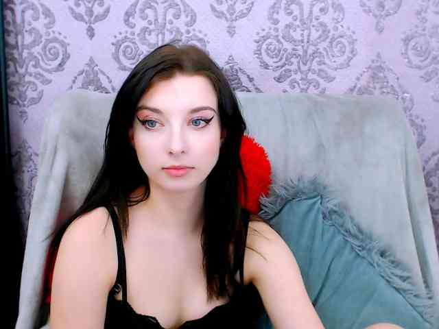 VirginLuna webcam