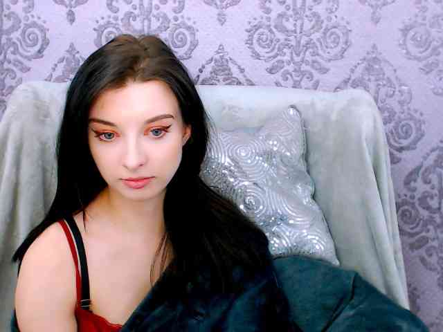 VirginLuna webcam