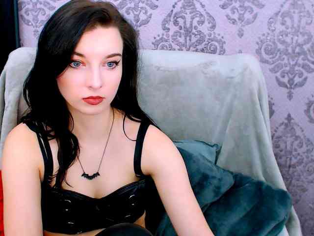 VirginLuna webcam