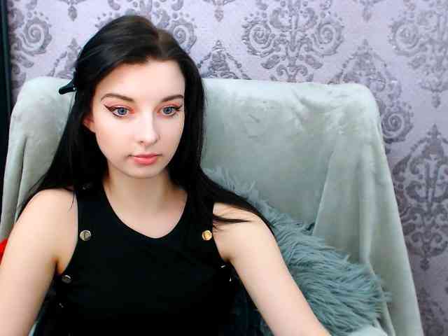 VirginLuna webcam