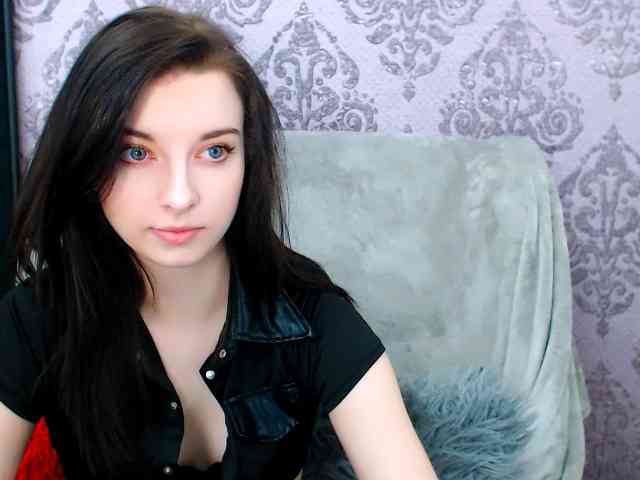 VirginLuna webcam