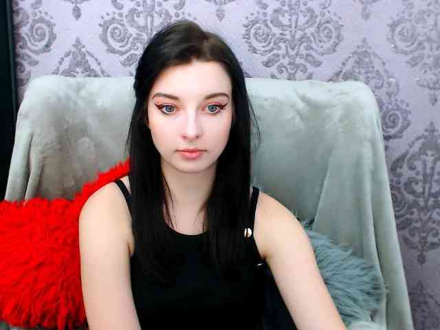 VirginLuna webcam