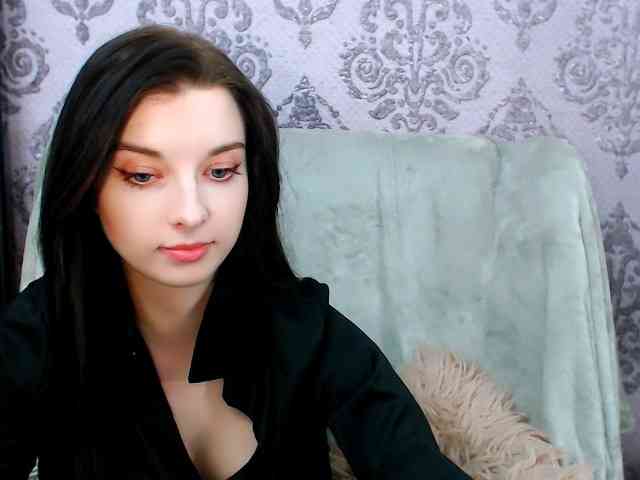 VirginLuna webcam