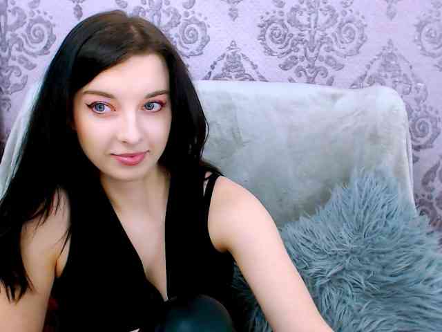 VirginLuna webcam