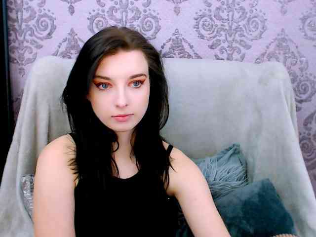 VirginLuna webcam