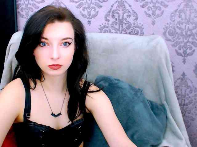 VirginLuna webcam
