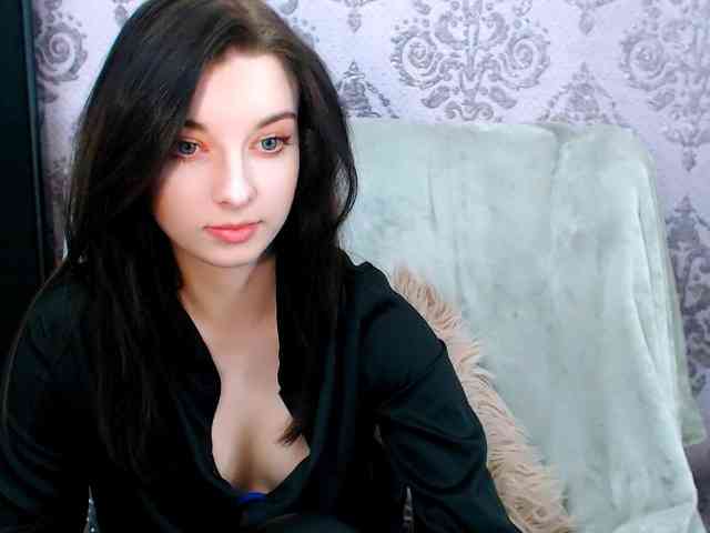 VirginLuna webcam