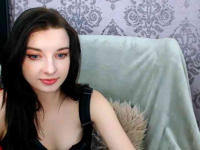 VirginLuna webcam