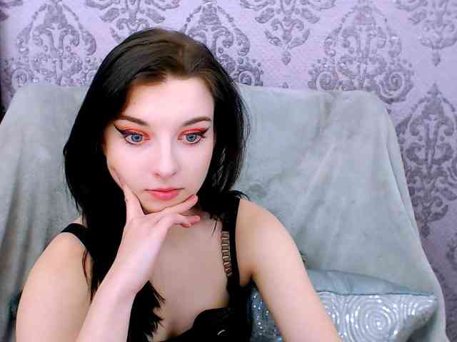 VirginLuna webcam