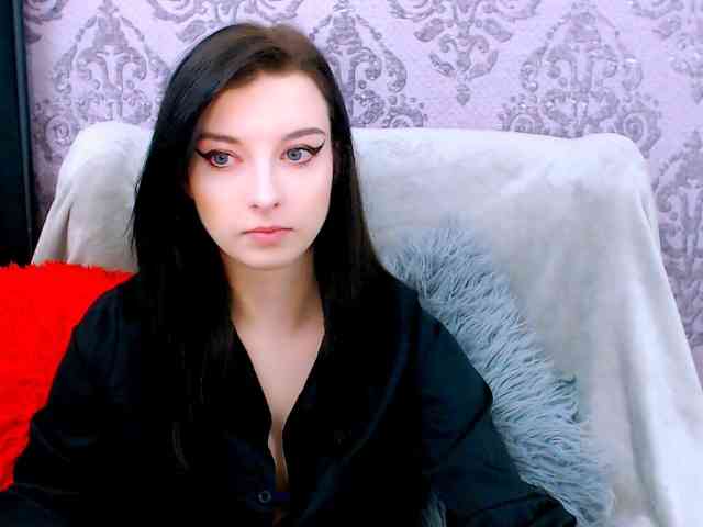 VirginLuna webcam