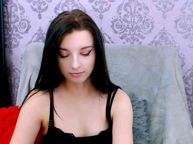 VirginLuna webcam